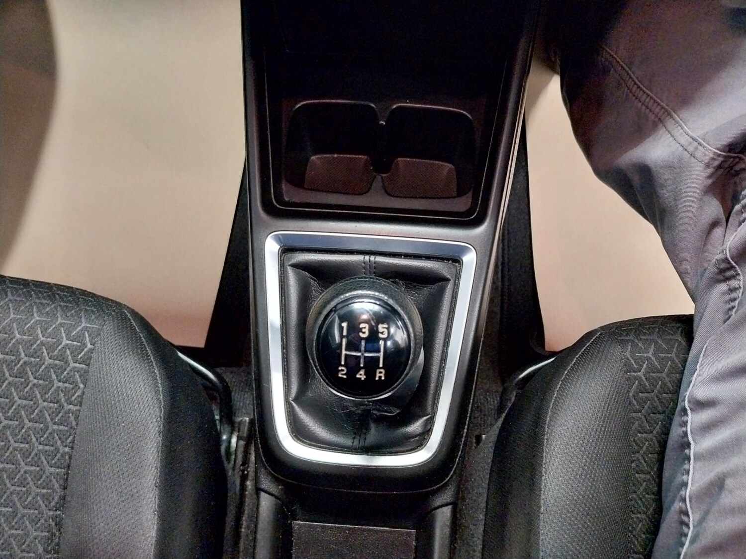 Used Suzuki Swift 2017 for sale - 77679095: Photo 23