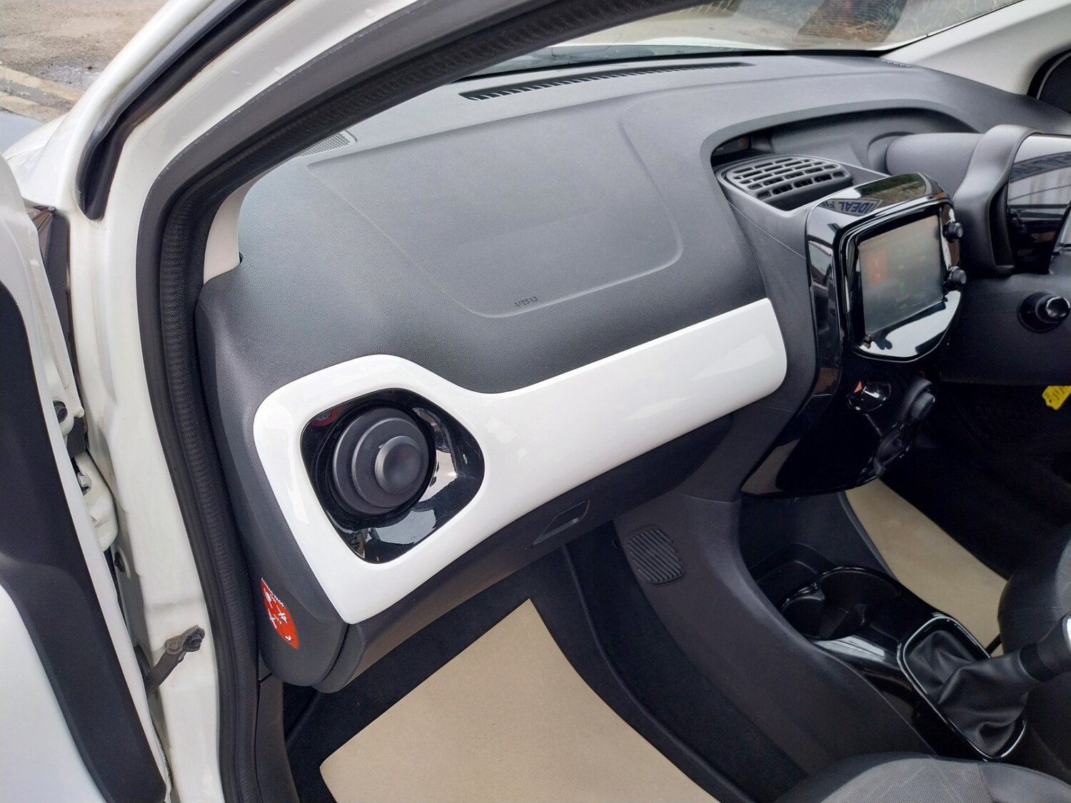 Used Toyota AYGO 2015 for sale - 77579235: Photo 19