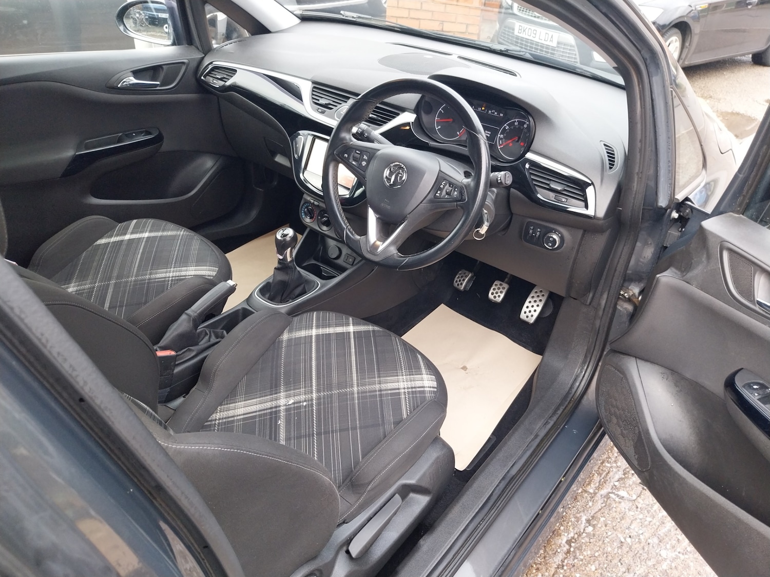 Used Vauxhall Corsa 2015 for sale - 77489810: Photo 11