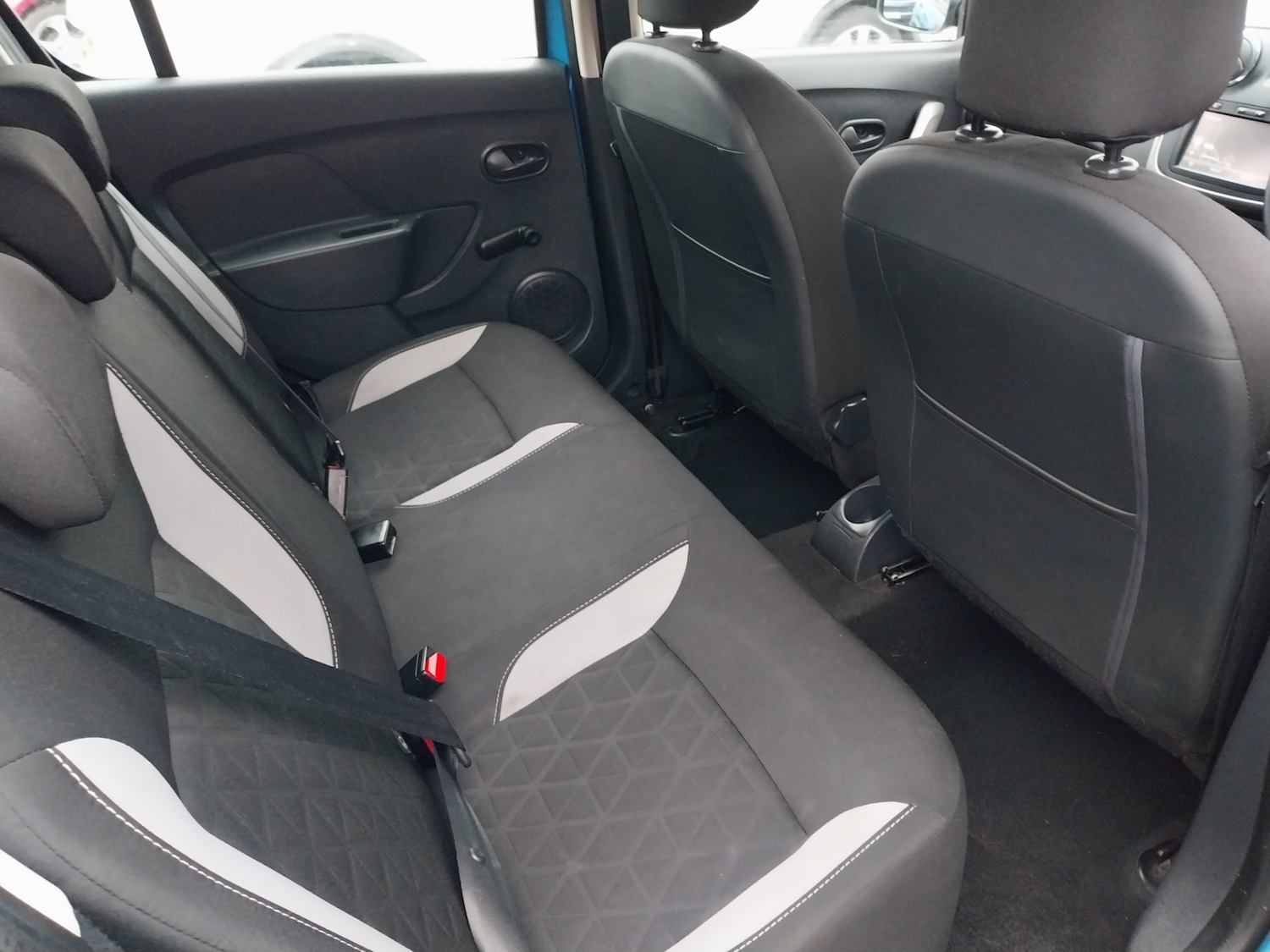 Used Dacia Sandero Stepway 2015 for sale - 77381215: Photo 17