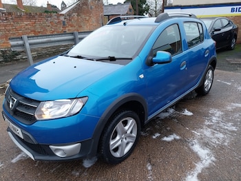 Used Dacia Sandero Stepway 2015 for sale - 77381215: Photo