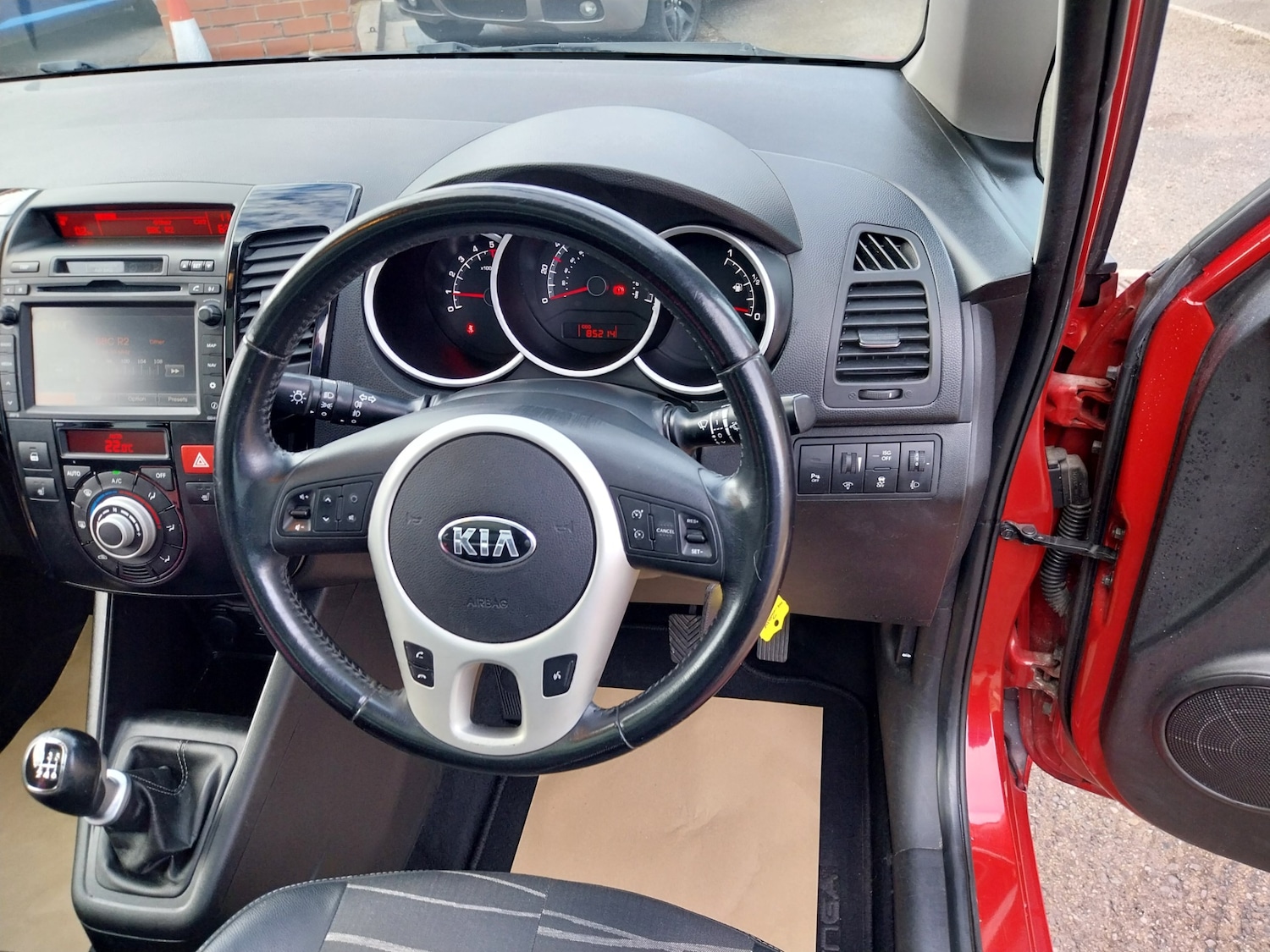 Used Kia Venga 2014 for sale - 76383441: Photo 12