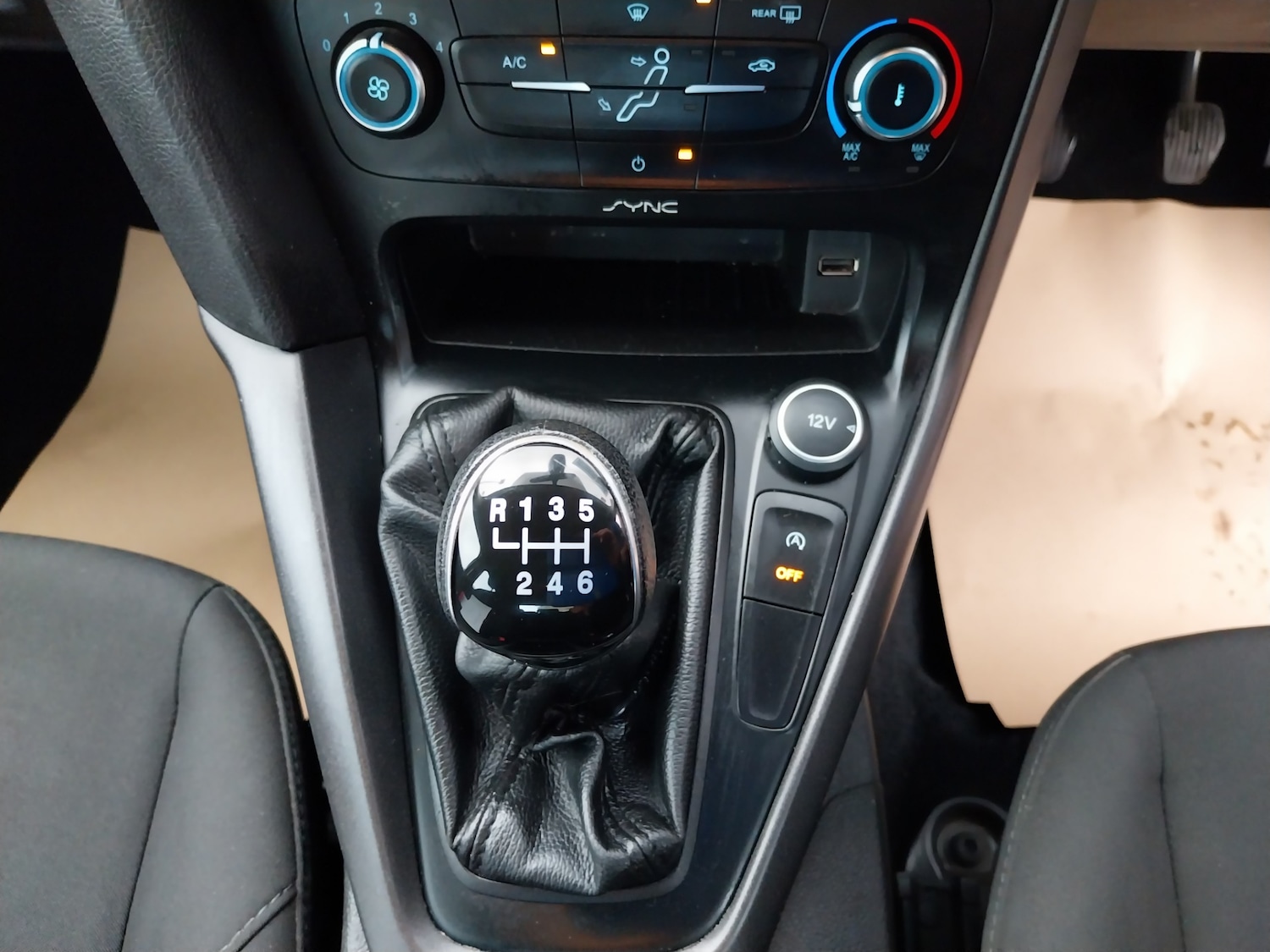 Used Ford Focus 2015 for sale - 76426842: Photo 11