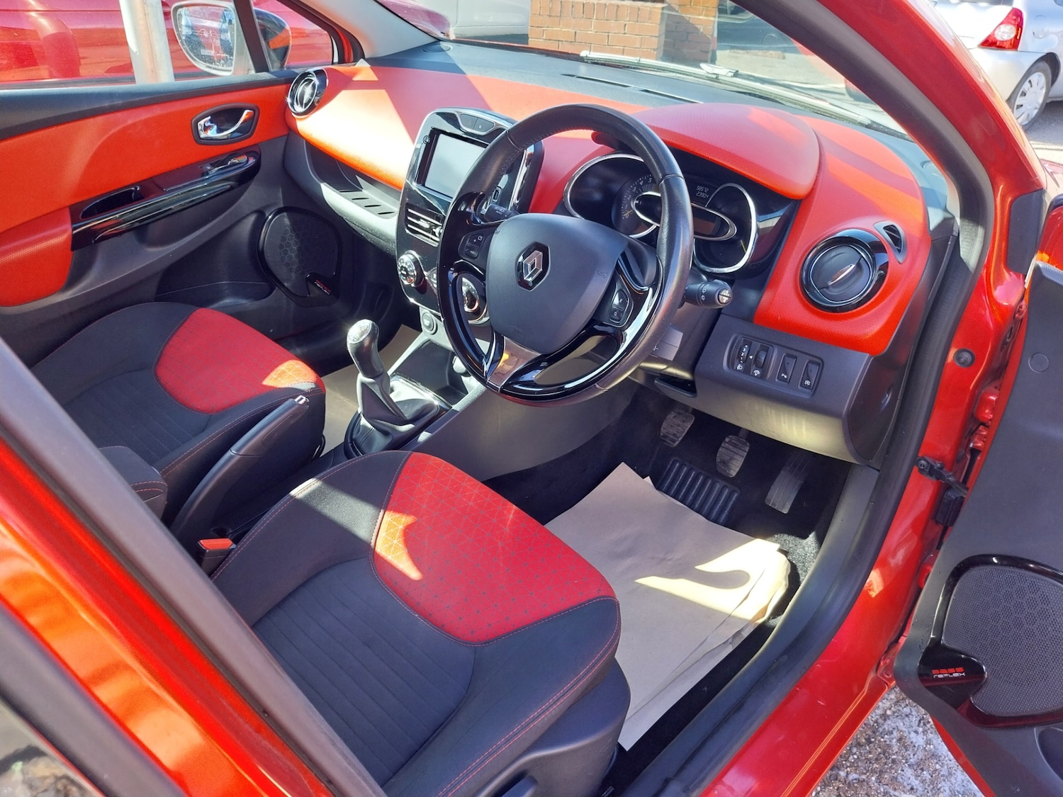 Used Renault Clio 2013 for sale - 78025847: Photo 12