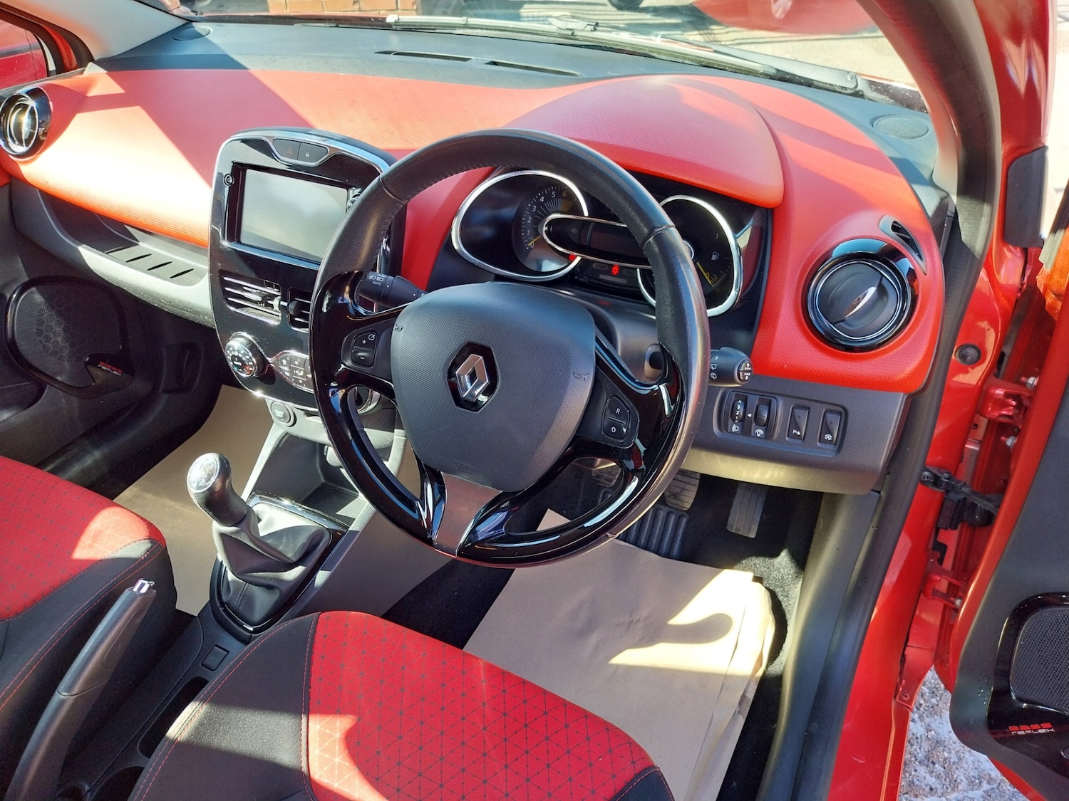 Used Renault Clio 2013 for sale - 78025847: Photo 13