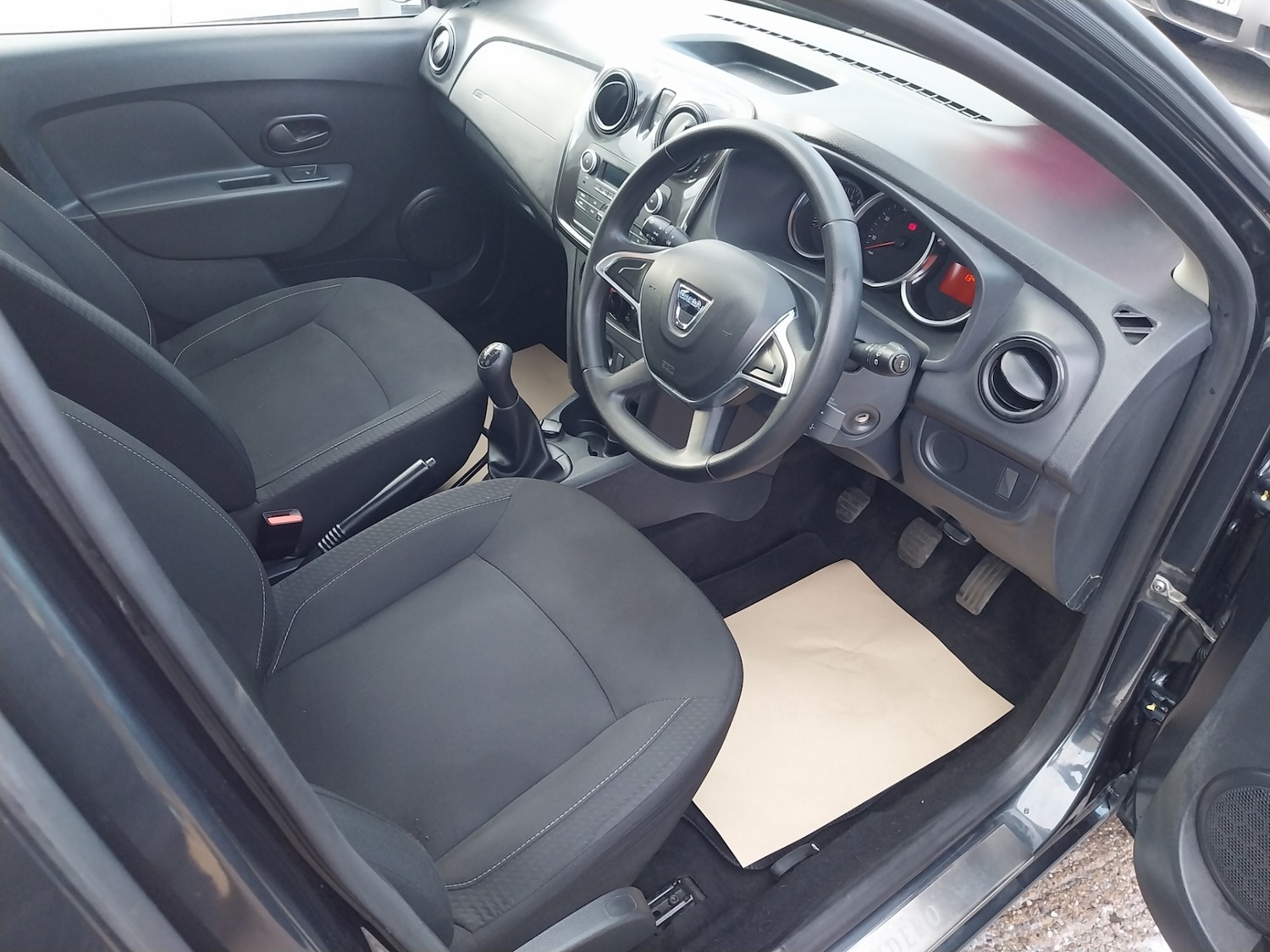 Used Dacia Sandero 2018 for sale - 77353874: Photo 11