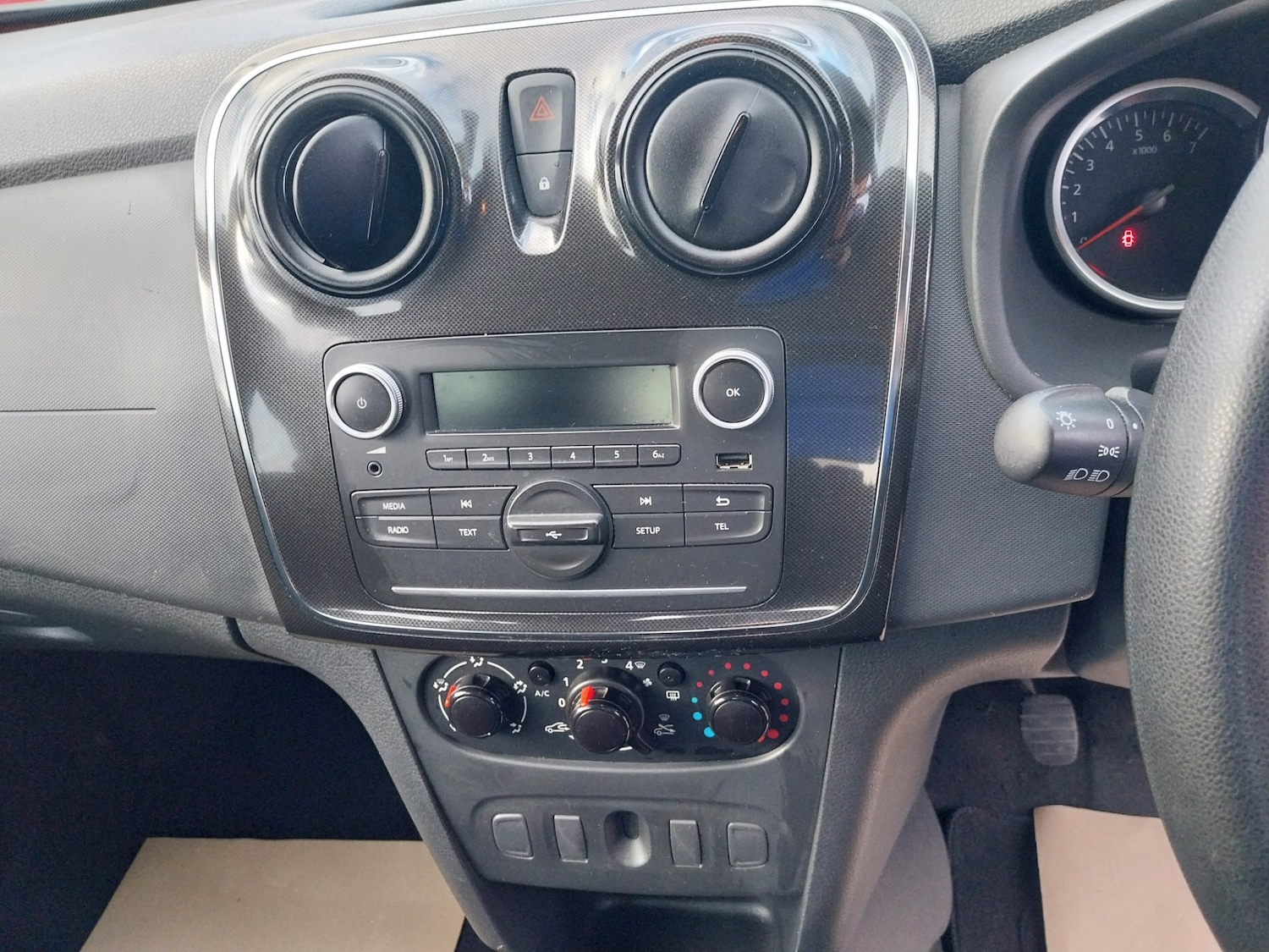 Used Dacia Sandero 2018 for sale - 77353874: Photo 14