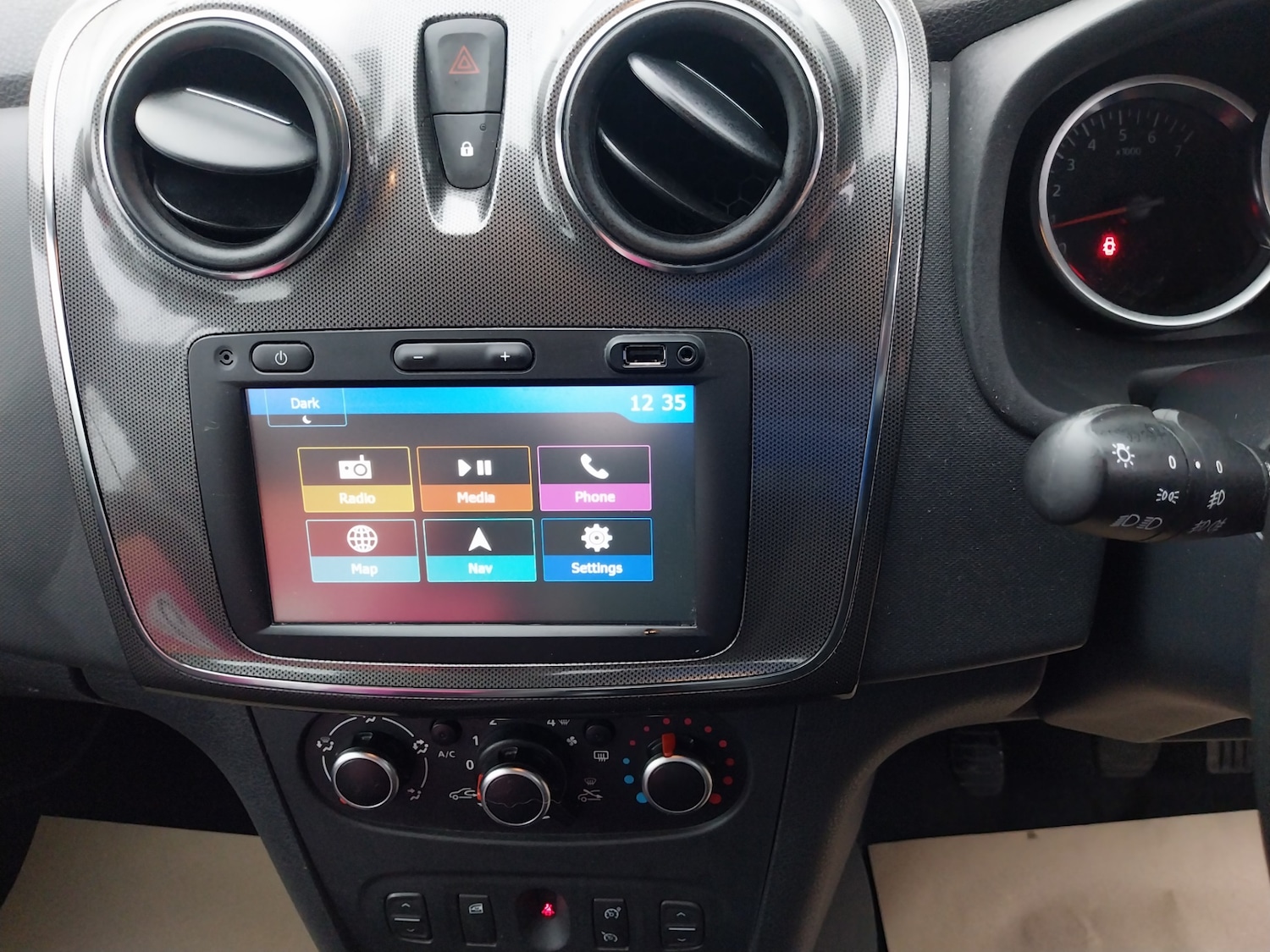 Used Dacia Sandero Stepway 2018 for sale - 76980787: Photo 14