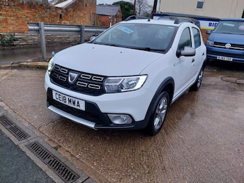 Used Dacia Sandero Stepway 2018 for sale - 76980787: Photo