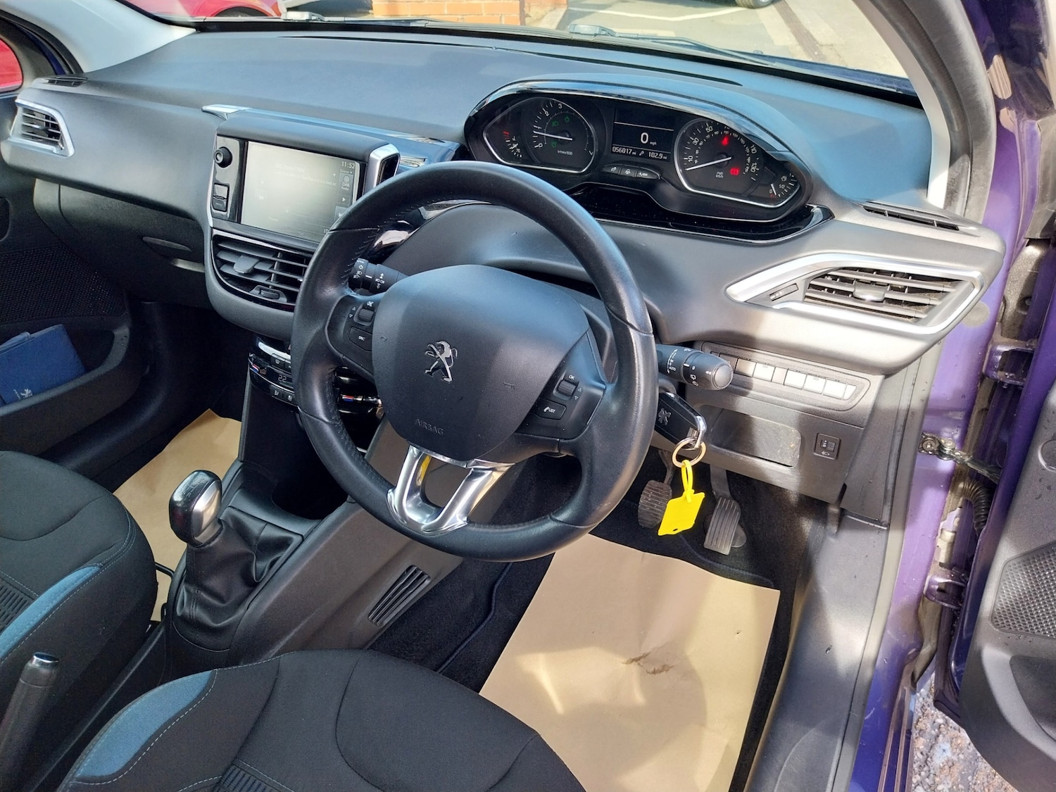 Used Peugeot 208 2015 for sale - 77916191: Photo 12