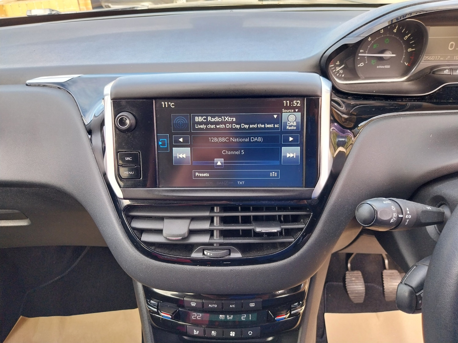 Used Peugeot 208 2015 for sale - 77916191: Photo 14