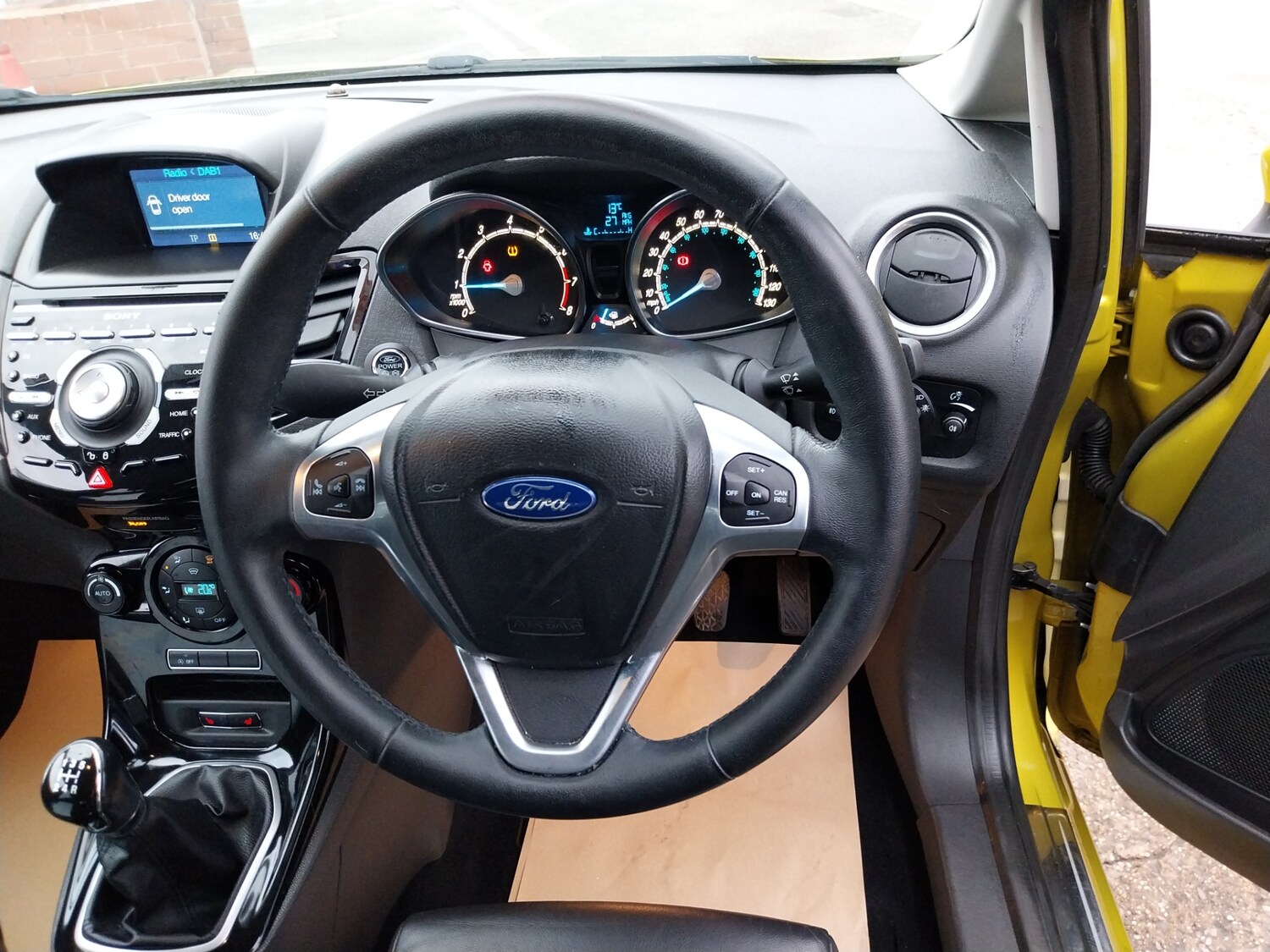Used Ford Fiesta 2014 for sale - 76302605: Photo 12