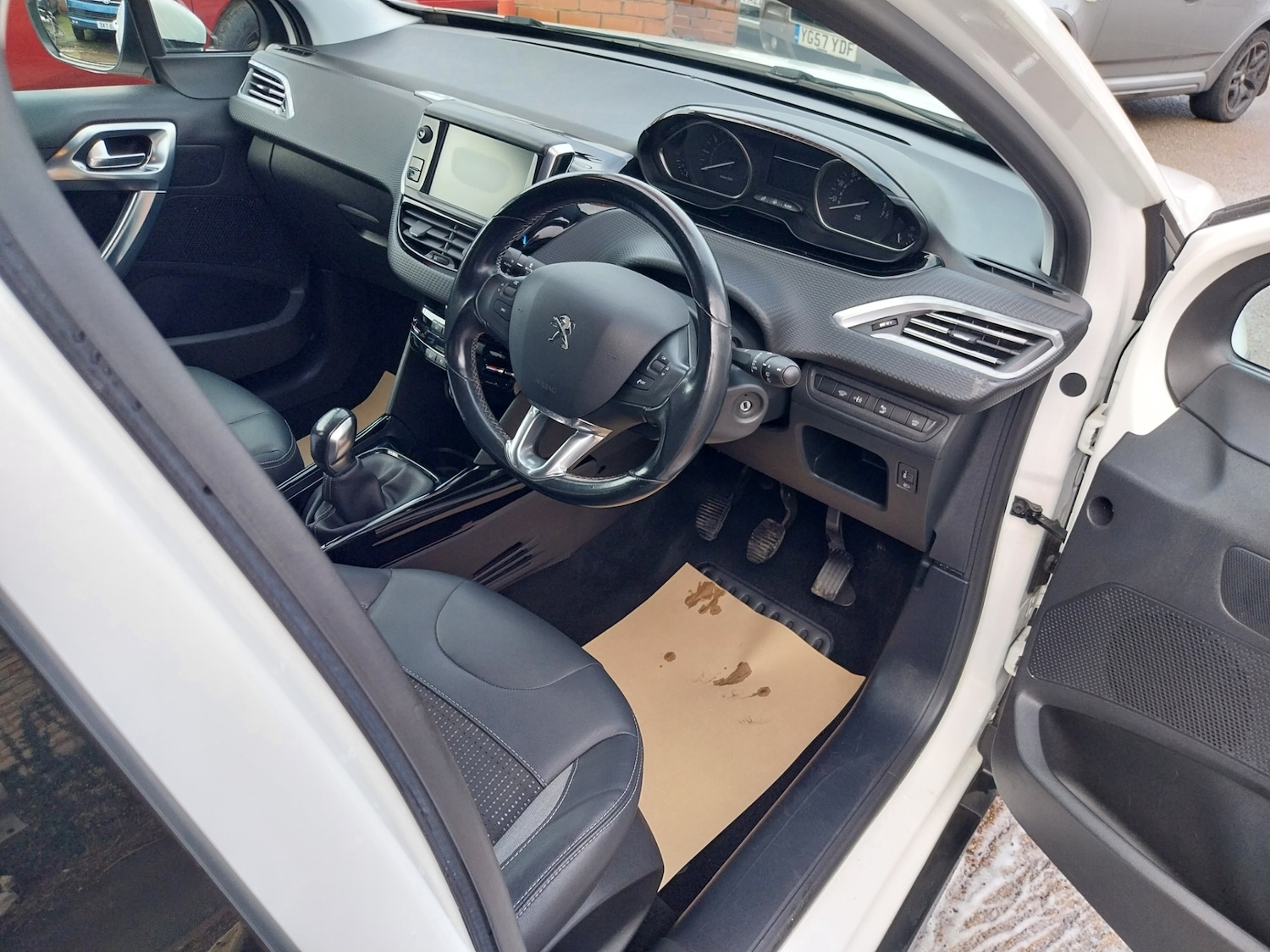 Used Peugeot 2008 2017 for sale - 76957682: Photo 11