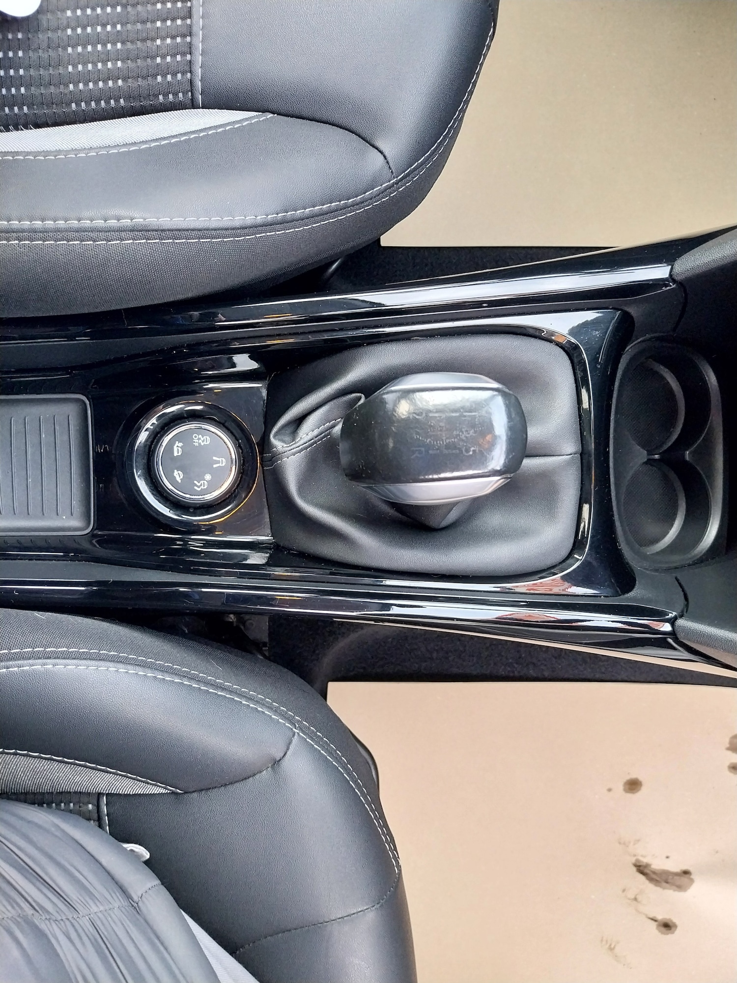 Used Peugeot 2008 2017 for sale - 76957682: Photo 13