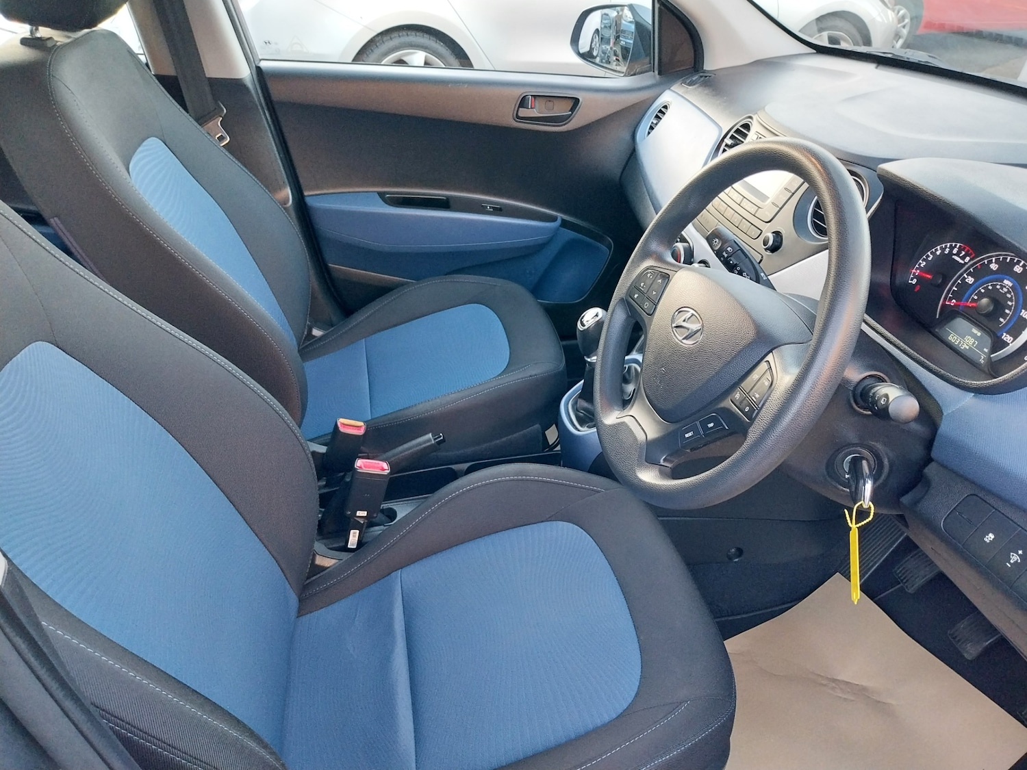 Used Hyundai i10 2014 for sale - 76696641: Photo 13