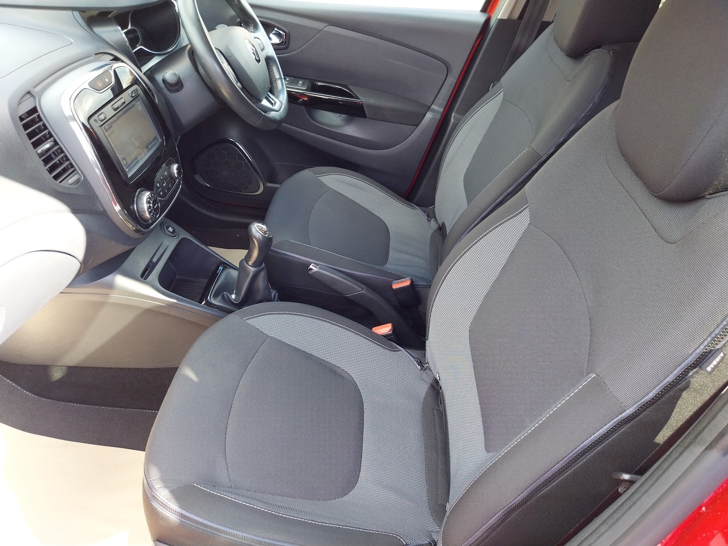 Used Renault Captur 2017 for sale - 77816474: Photo 22