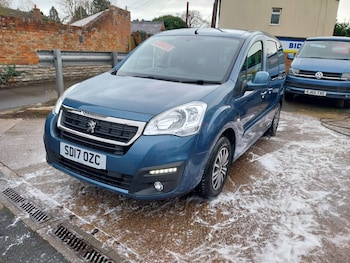 Used Peugeot Partner Tepee 2017 for sale - 76541530: Photo
