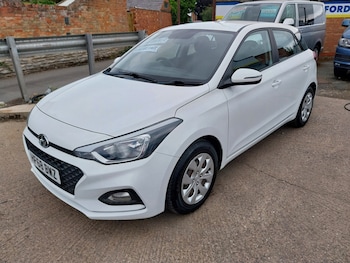 Used Hyundai i20 2018 for sale - 78927802: Photo