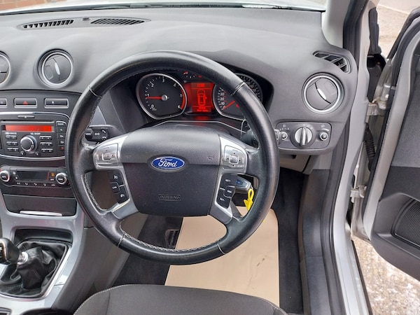 Used Ford Mondeo 2011 for sale - 76265252: Photo 12