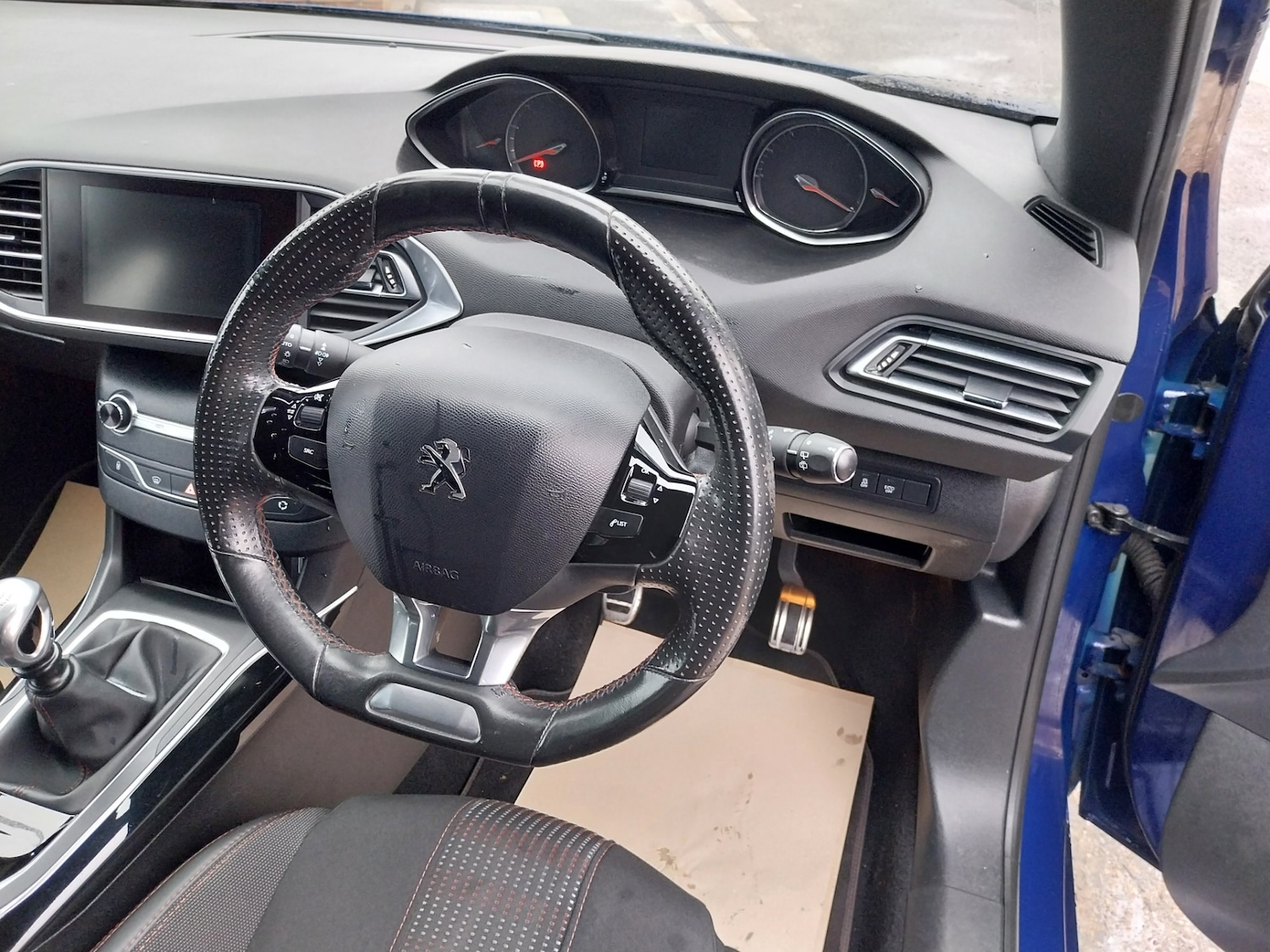 Used Peugeot 308 2017 for sale - 77450213: Photo 12