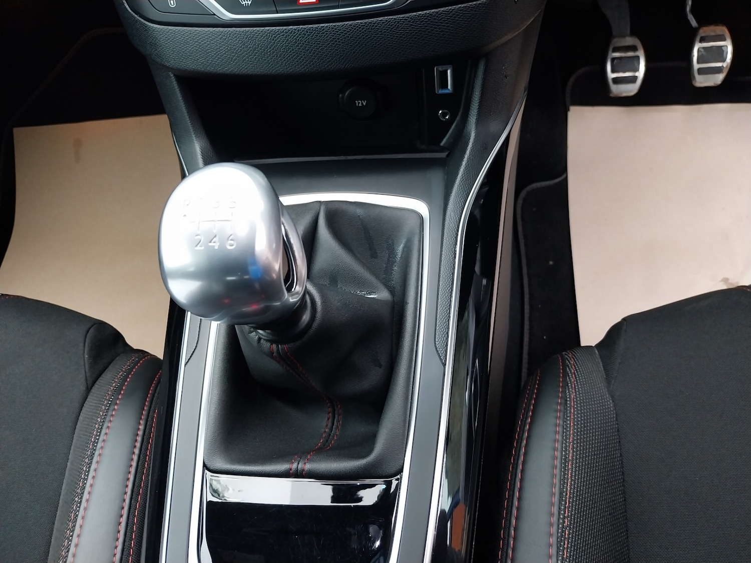 Used Peugeot 308 2017 for sale - 77450213: Photo 13