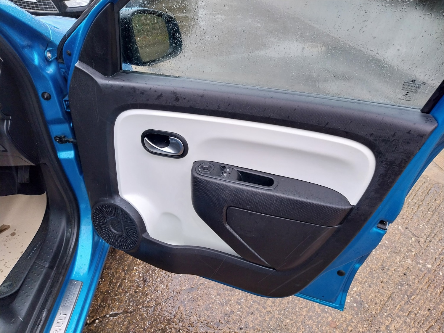 Used Renault Twingo 2015 for sale - 77445965: Photo 12