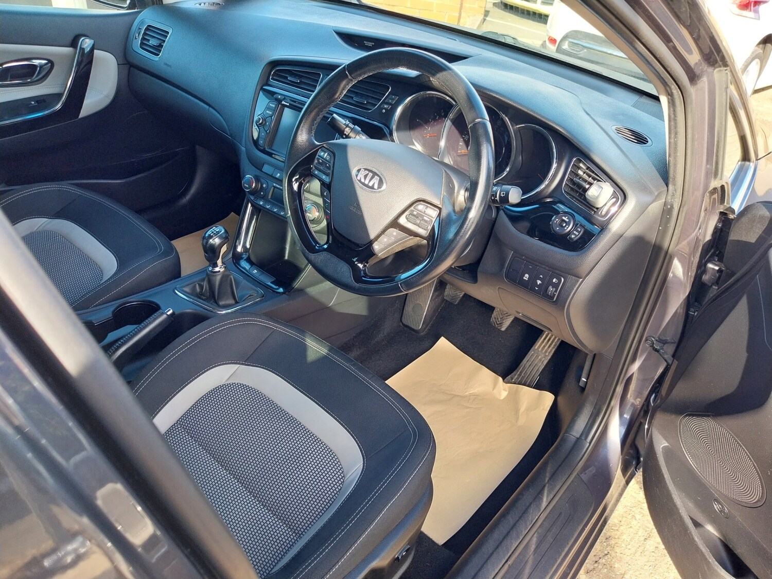 Used Kia Ceed 2014 for sale - 77829976: Photo 11