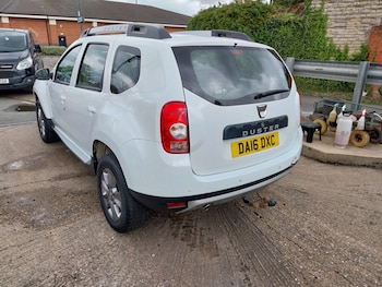 Used Dacia Duster 2016 for sale - 78252701: Photo