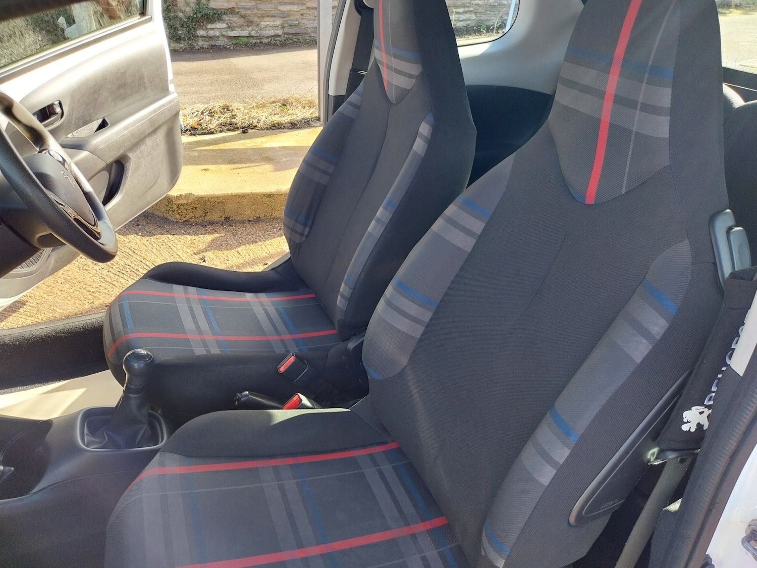 Used Peugeot 108 2014 for sale - 77812979: Photo 18