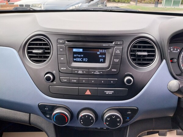 Used Hyundai i10 2015 for sale - 76231364: Photo 15