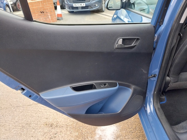 Used Hyundai i10 2015 for sale - 76231364: Photo 21