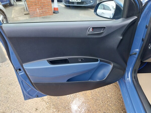 Used Hyundai i10 2015 for sale - 76231364: Photo 23