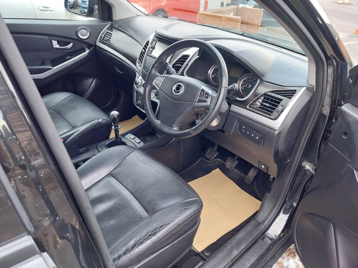 Used Ssangyong Korando 2014 for sale - 76681923: Photo 11