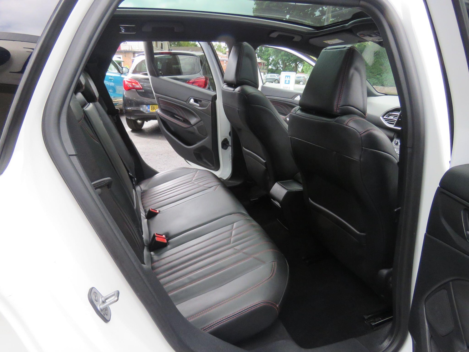 Used Peugeot 308 2017 for sale - 77067228: Photo 39