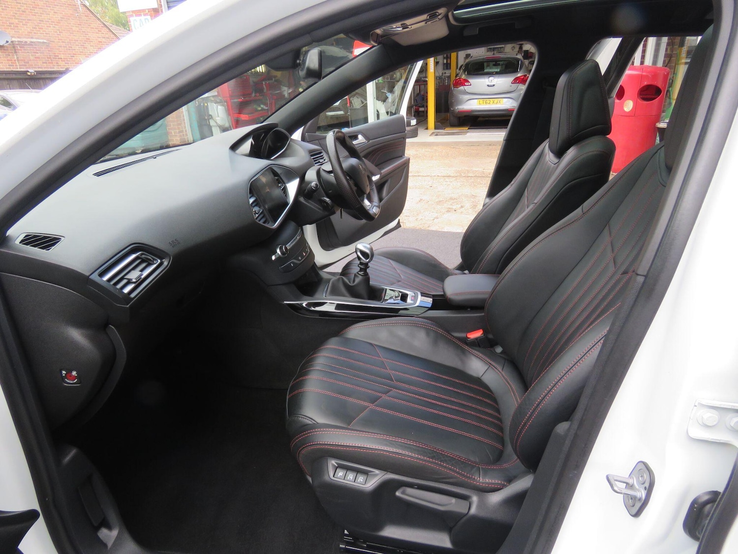 Used Peugeot 308 2017 for sale - 77067228: Photo 8