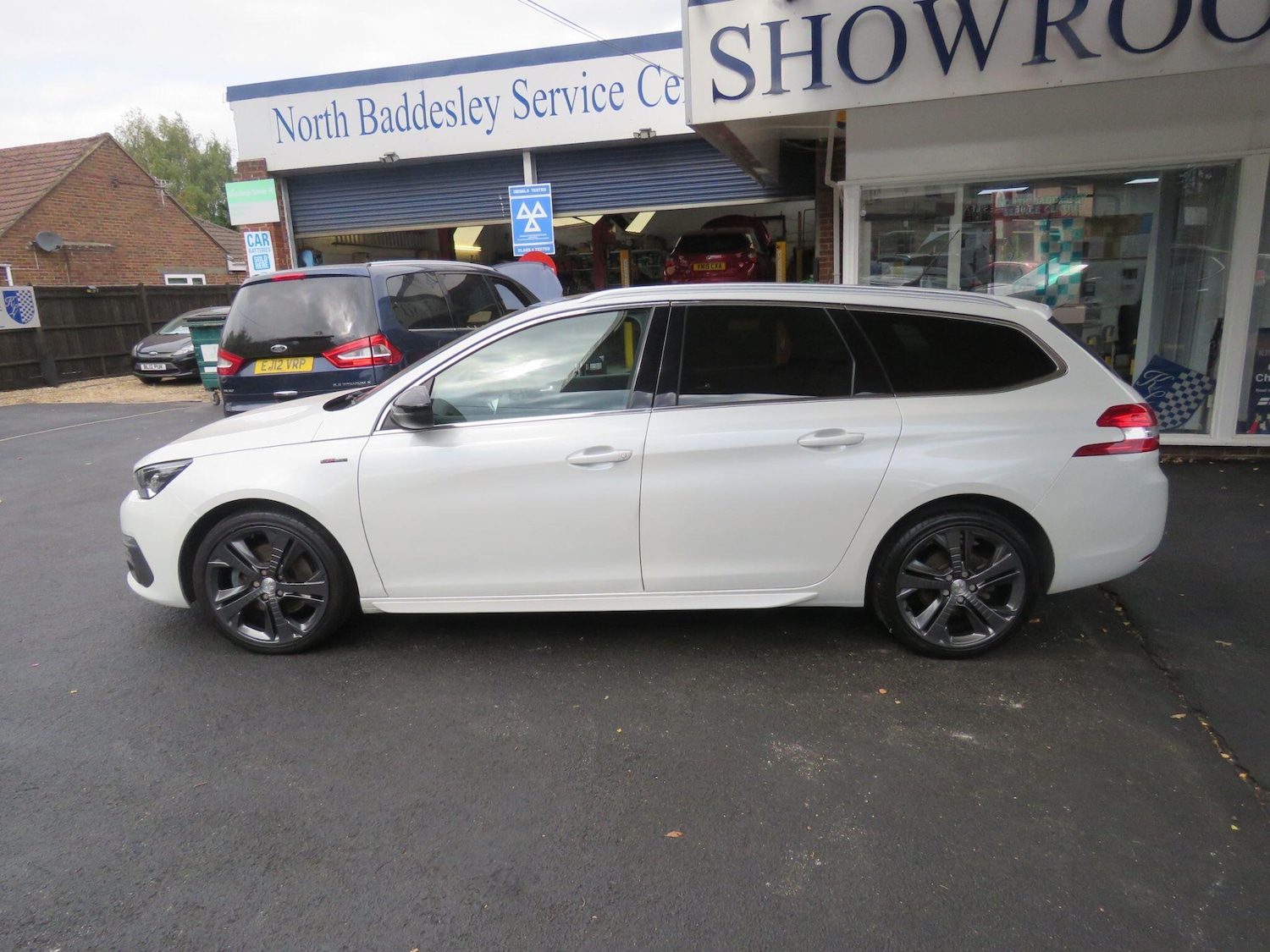 Used Peugeot 308 2017 for sale - 77067228: Photo 95