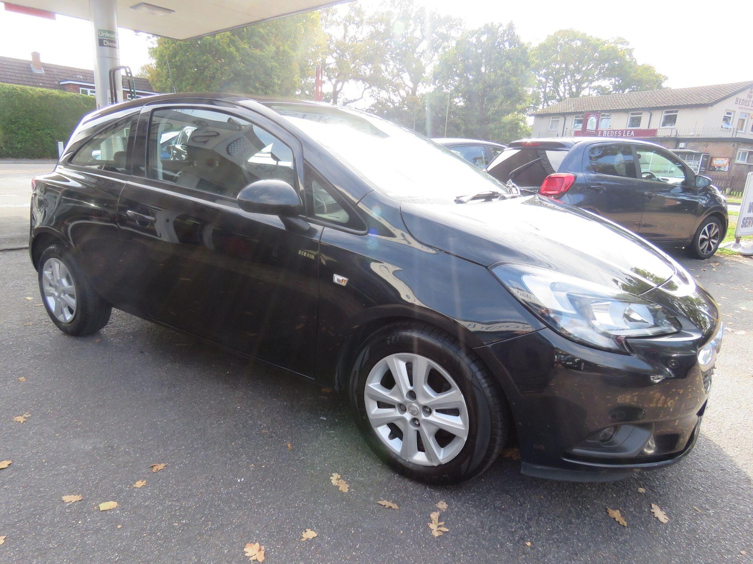 Used Vauxhall Corsa 2015 for sale - 76214209: Photo 2