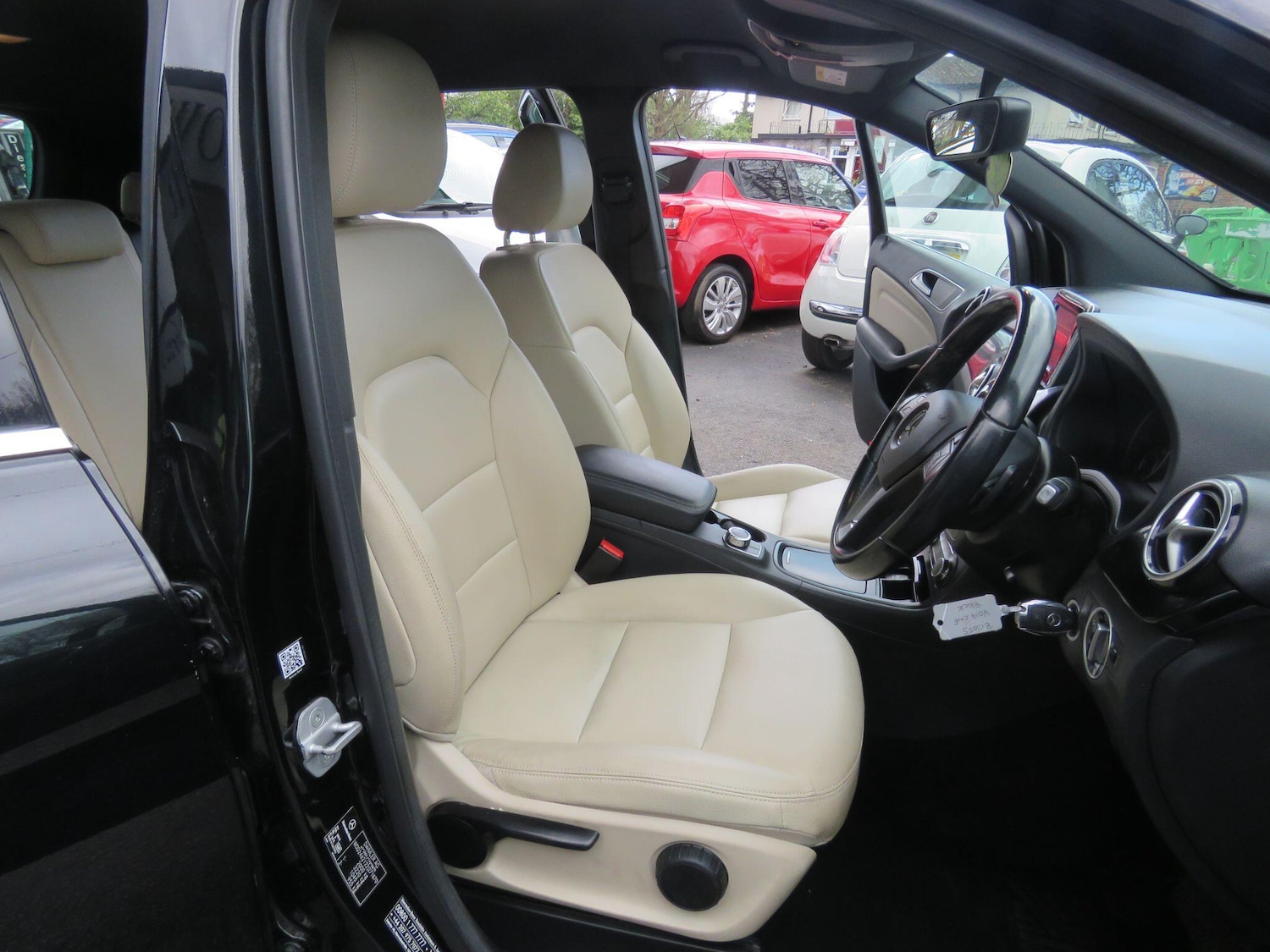 Used Mercedes-Benz B Class 2014 for sale - 78100608: Photo 36