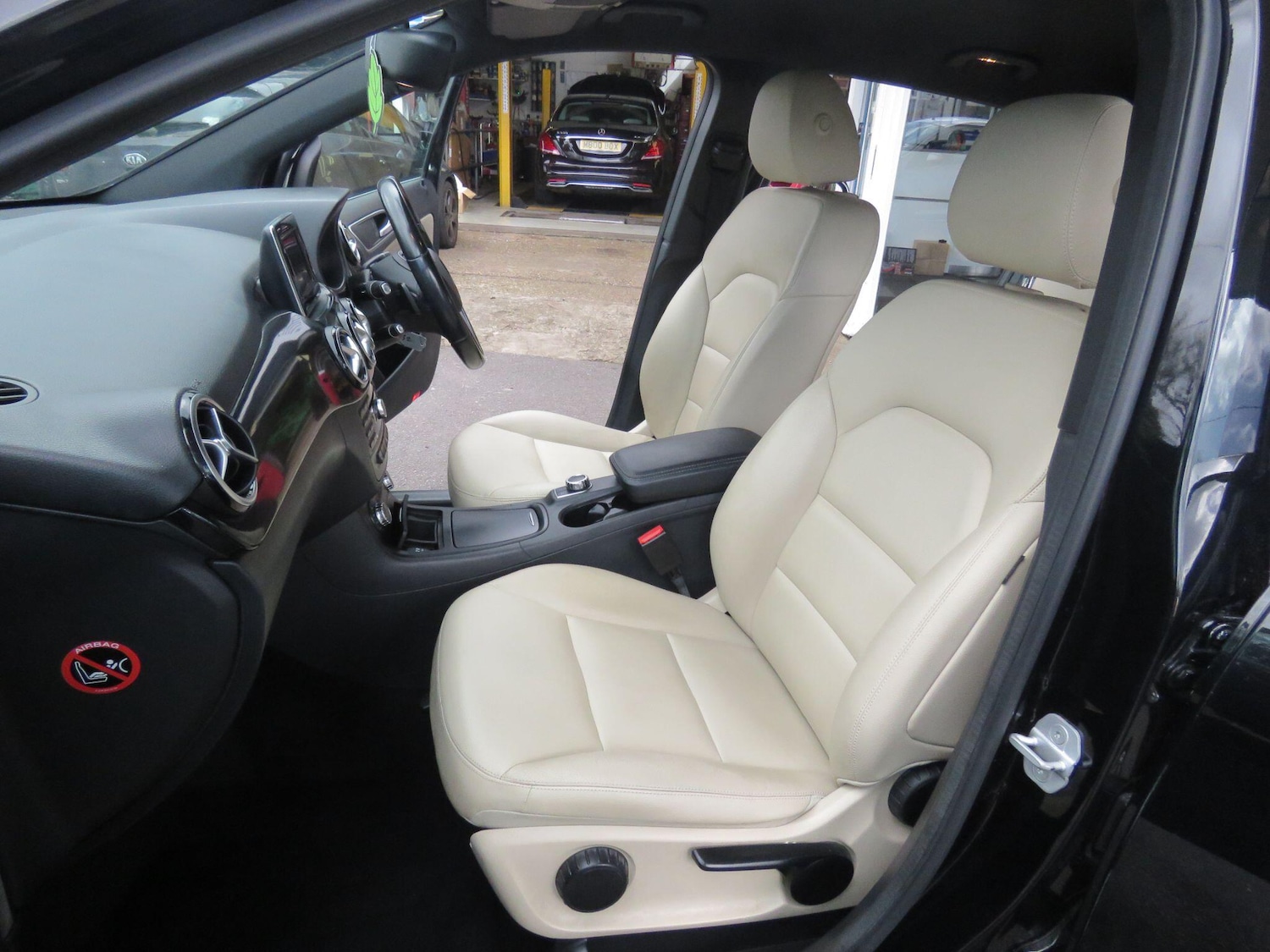 Used Mercedes-Benz B Class 2014 for sale - 78100608: Photo 50