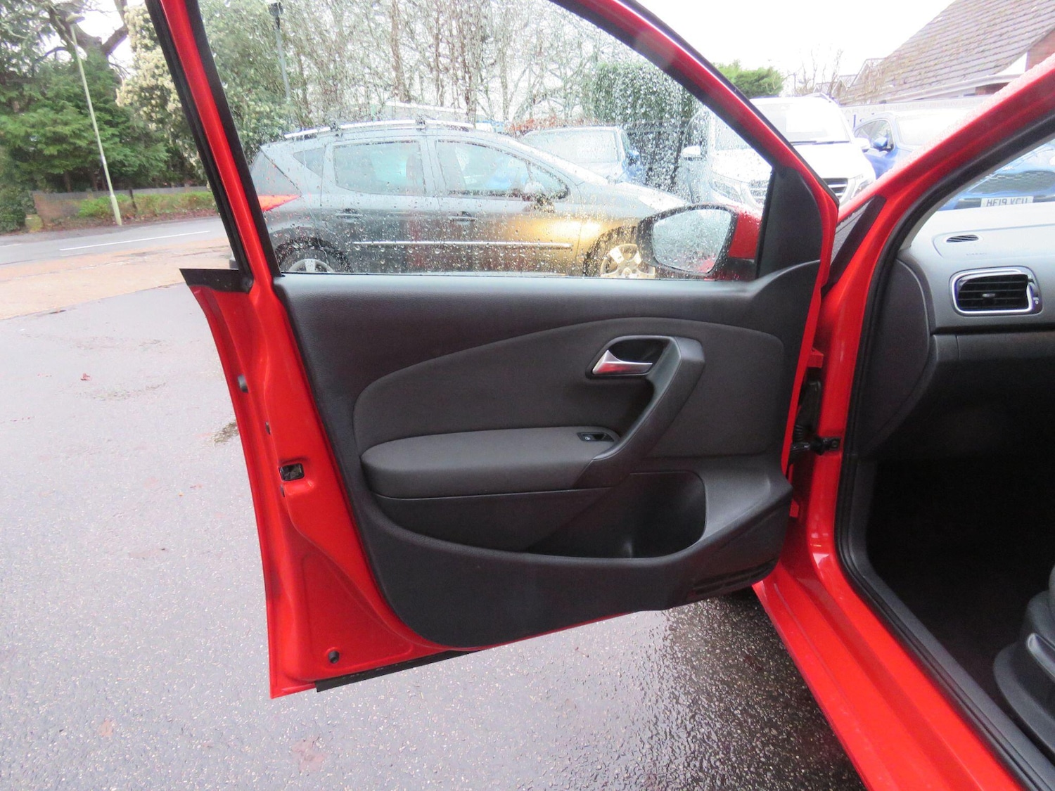 Used Volkswagen Polo 2012 for sale - 77242320: Photo 14