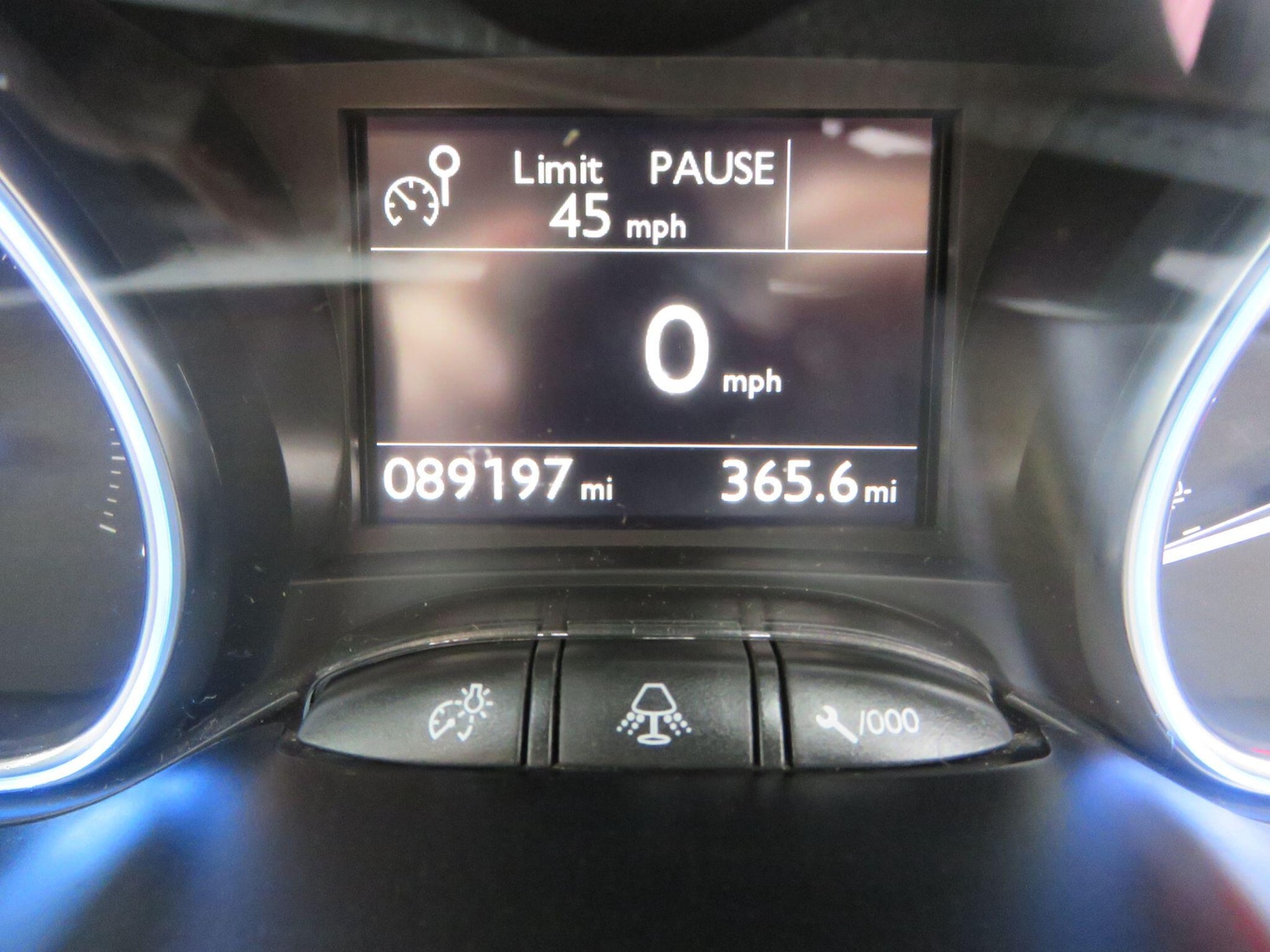 Used Peugeot 2008 2014 for sale - 76823549: Photo 36