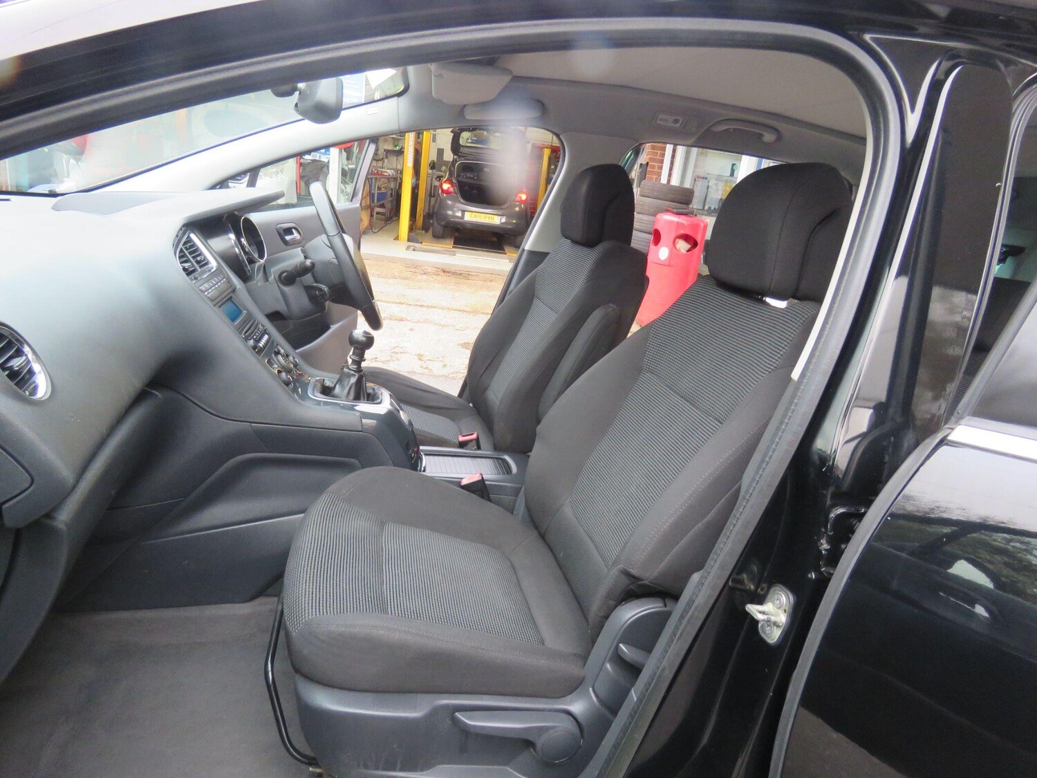 Used Peugeot 5008 2011 for sale - 77586066: Photo 26