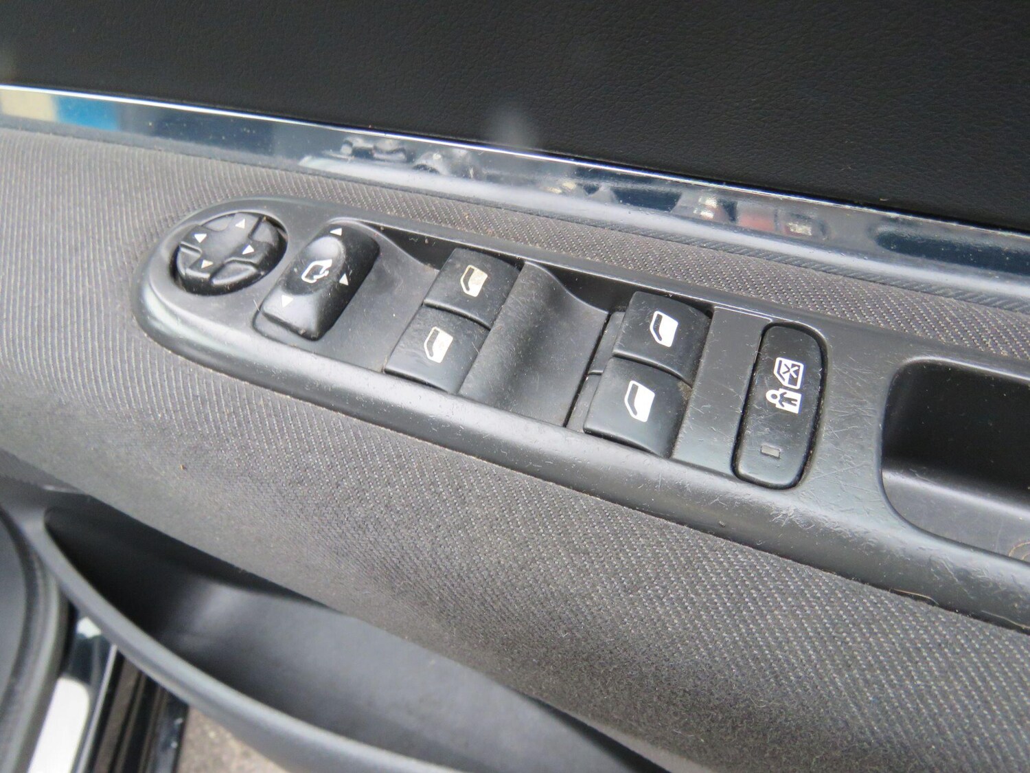 Used Peugeot 5008 2011 for sale - 77586066: Photo 51