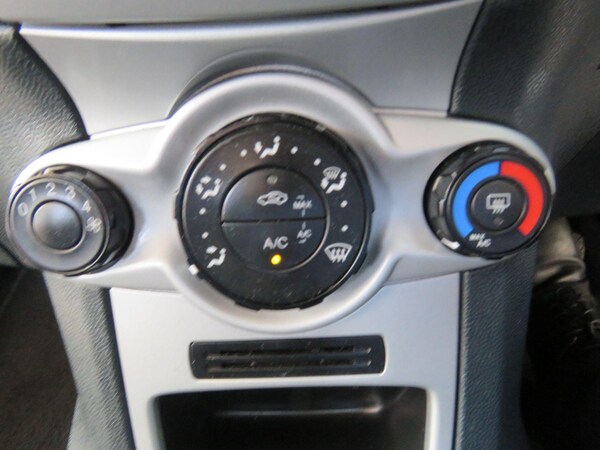 Used Ford Fiesta 2012 for sale - 76251387: Photo 66