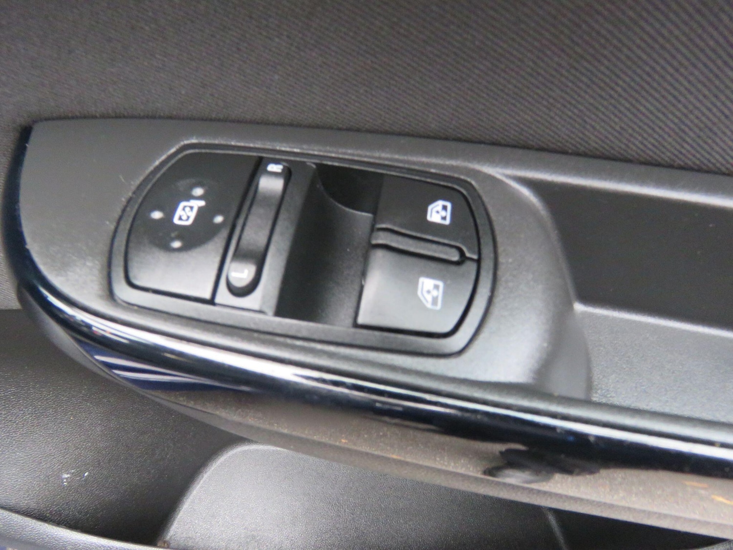 Used Vauxhall Corsa 2016 for sale - 76270329: Photo 32