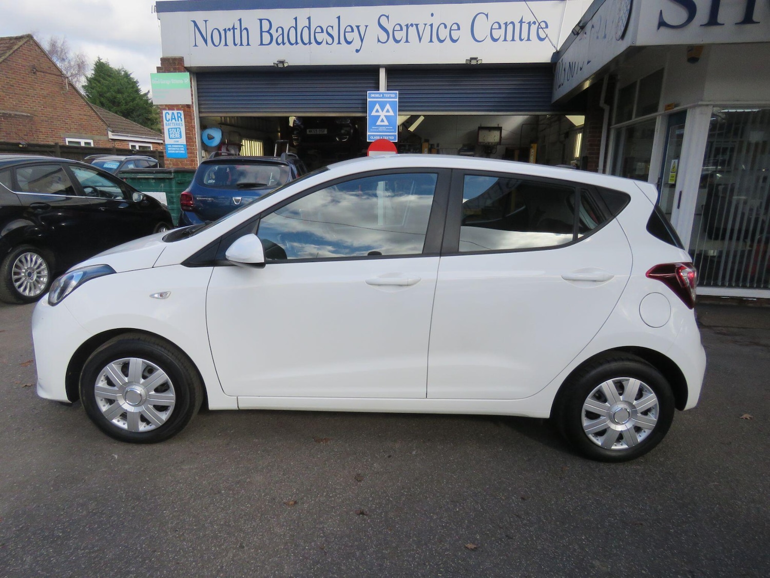 Used Hyundai i10 2017 for sale - 77657733: Photo 13
