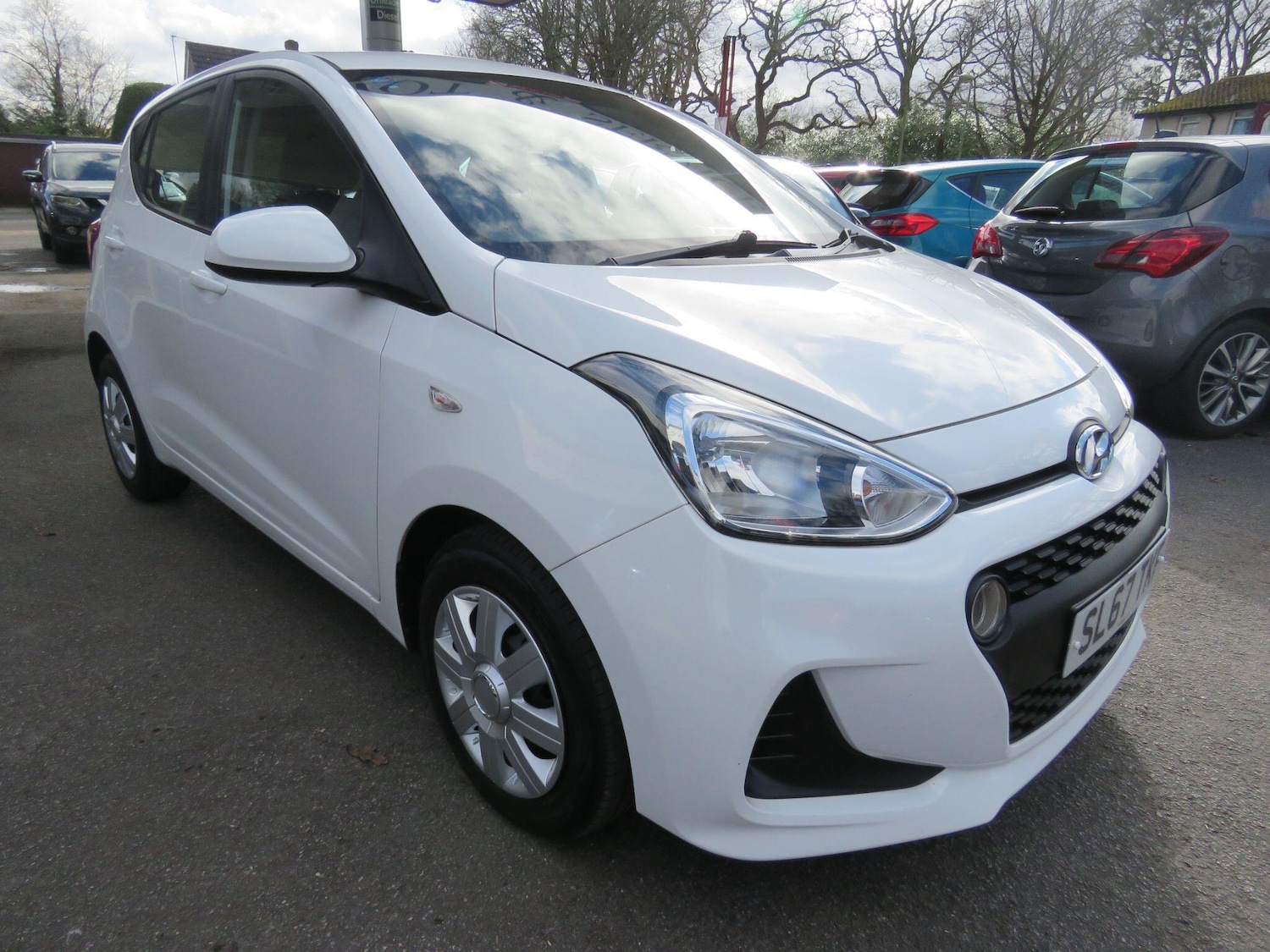 Used Hyundai i10 2017 for sale - 77657733: Photo 2