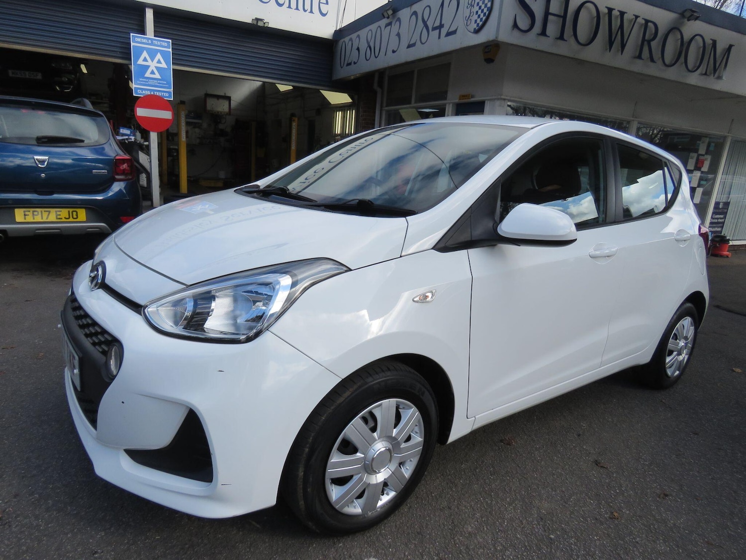 Used Hyundai i10 2017 for sale - 77657733: Photo 53