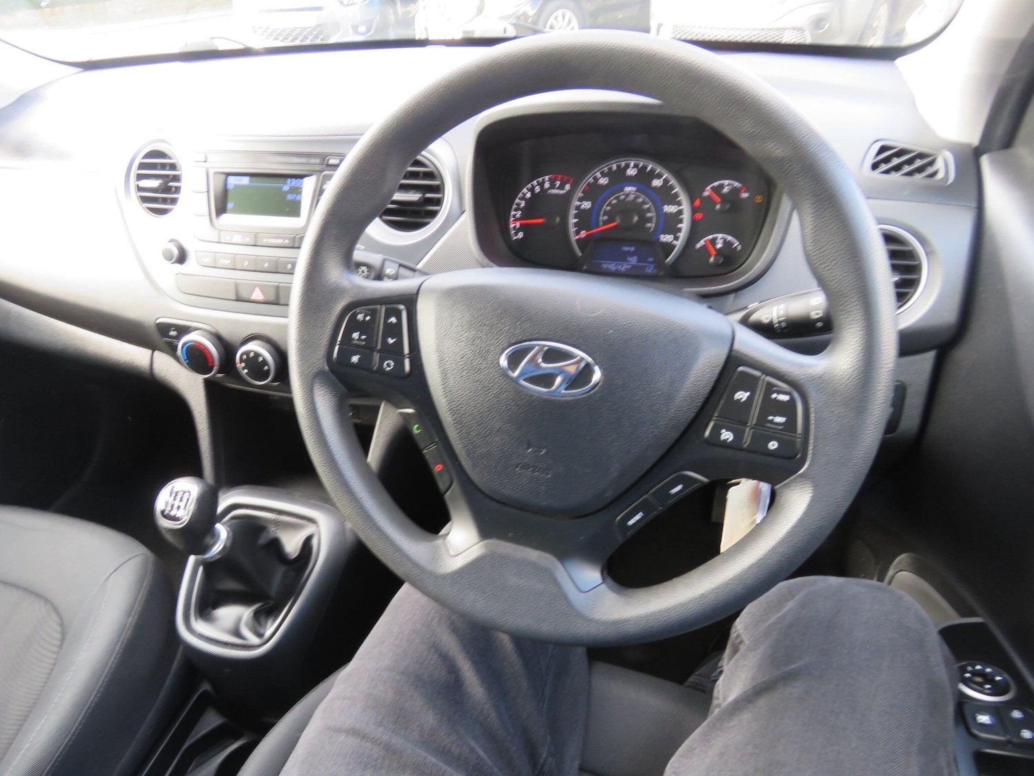 Used Hyundai i10 2017 for sale - 77657733: Photo 69