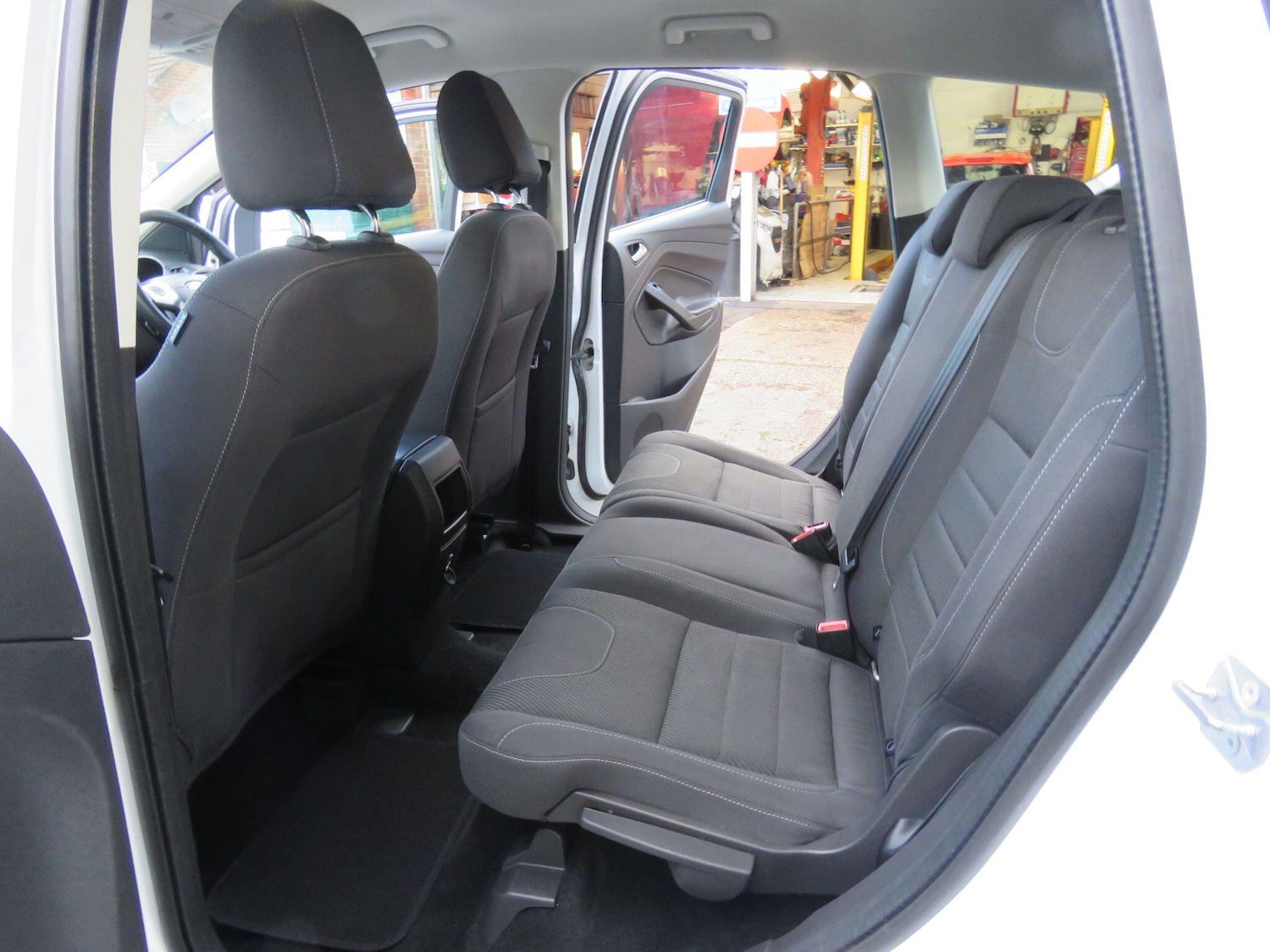 Used Ford Kuga 2015 for sale - 76772176: Photo 11